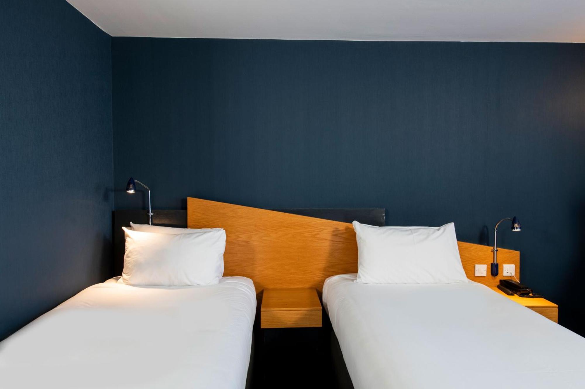 Holiday Inn Express Swansea East By Ihg Dış mekan fotoğraf