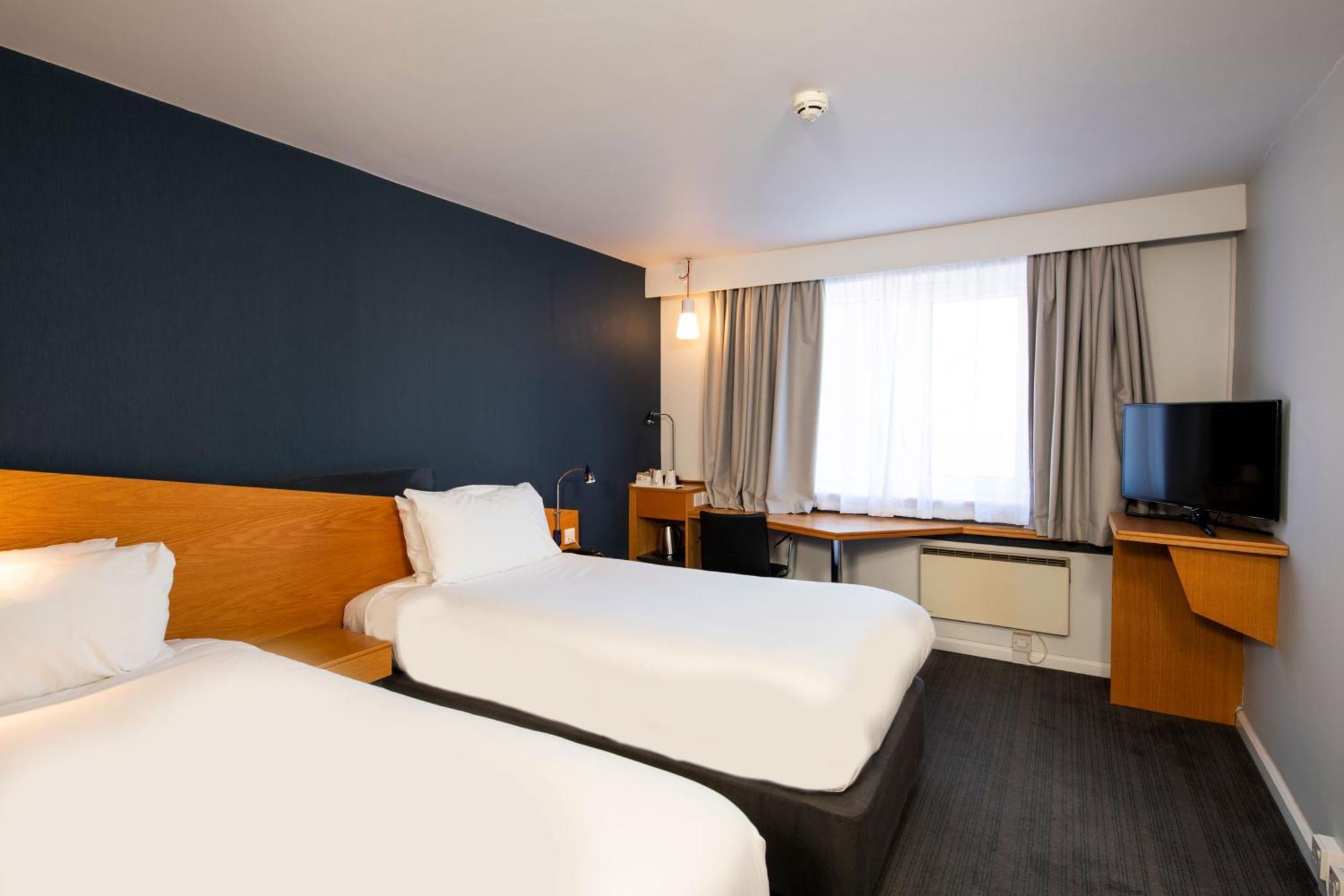 Holiday Inn Express Swansea East By Ihg Dış mekan fotoğraf