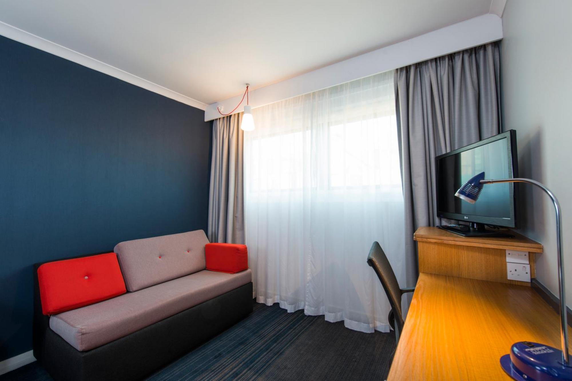 Holiday Inn Express Swansea East By Ihg Dış mekan fotoğraf