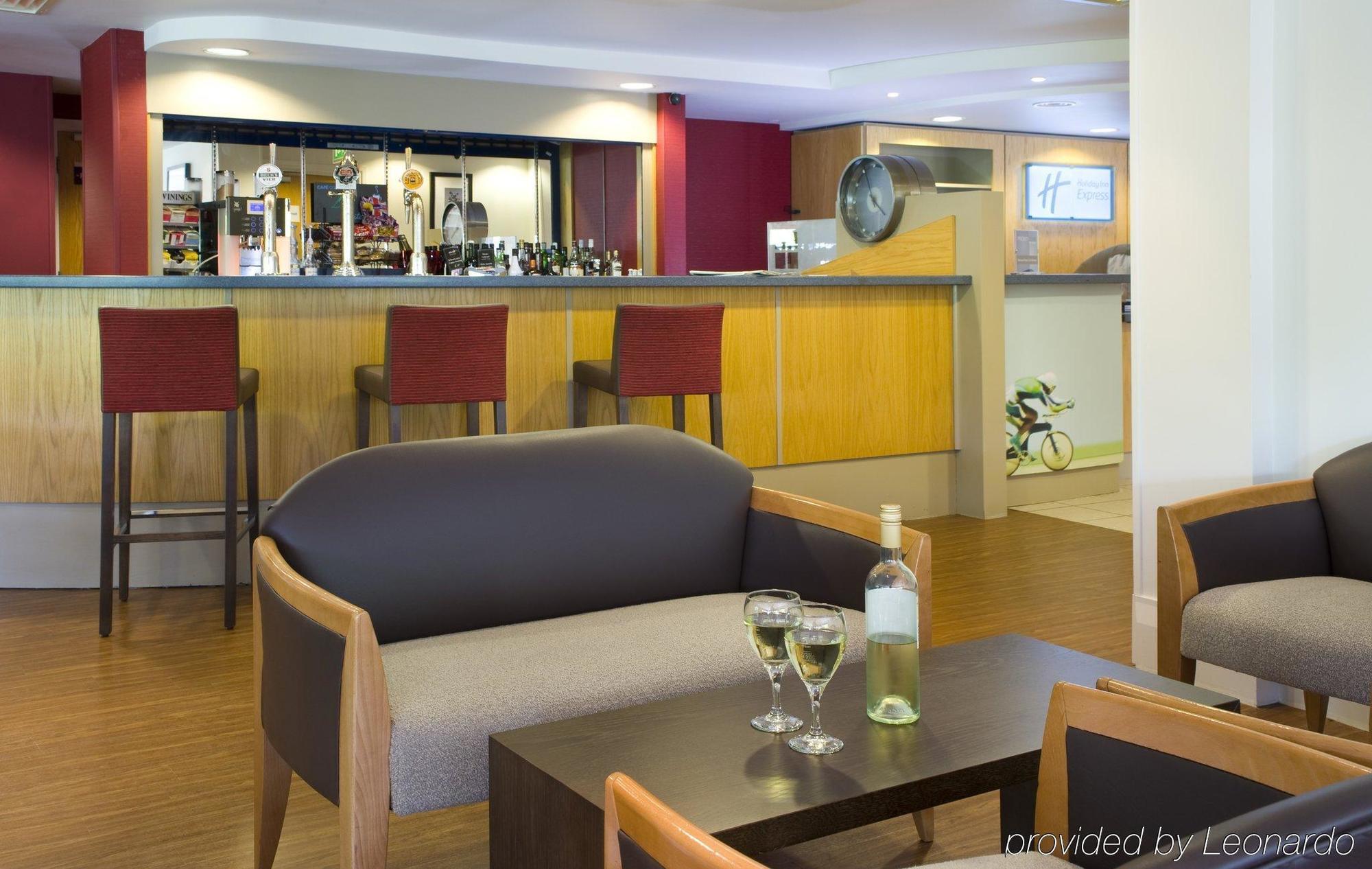 Holiday Inn Express Swansea East By Ihg Dış mekan fotoğraf