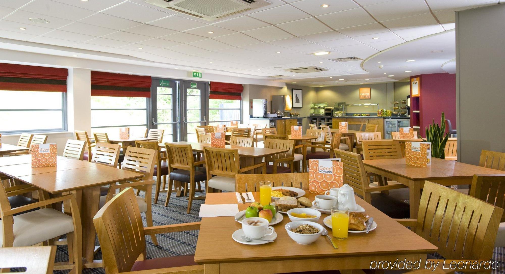 Holiday Inn Express Swansea East By Ihg Dış mekan fotoğraf