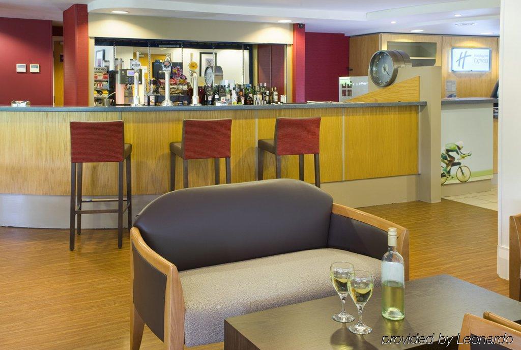 Holiday Inn Express Swansea East By Ihg Restoran fotoğraf