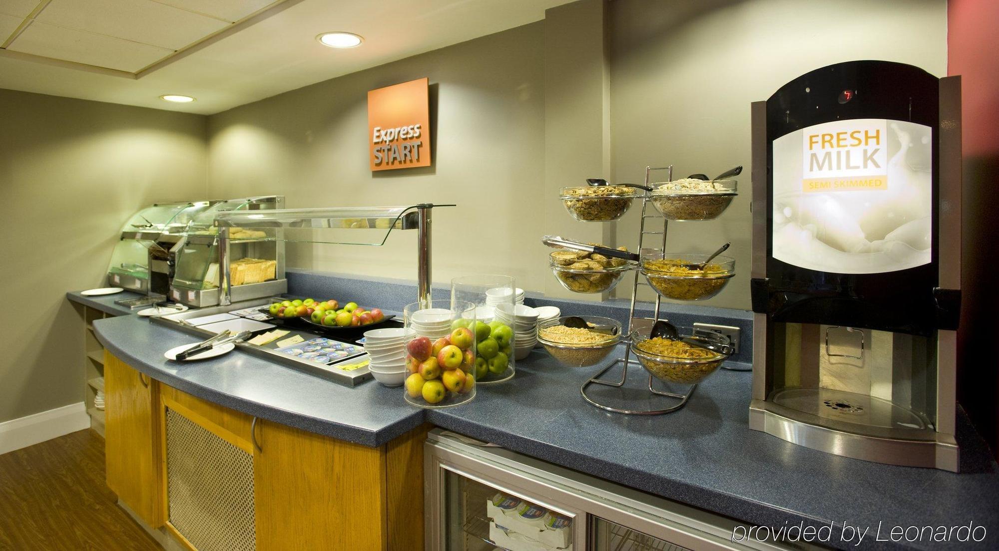 Holiday Inn Express Swansea East By Ihg Dış mekan fotoğraf