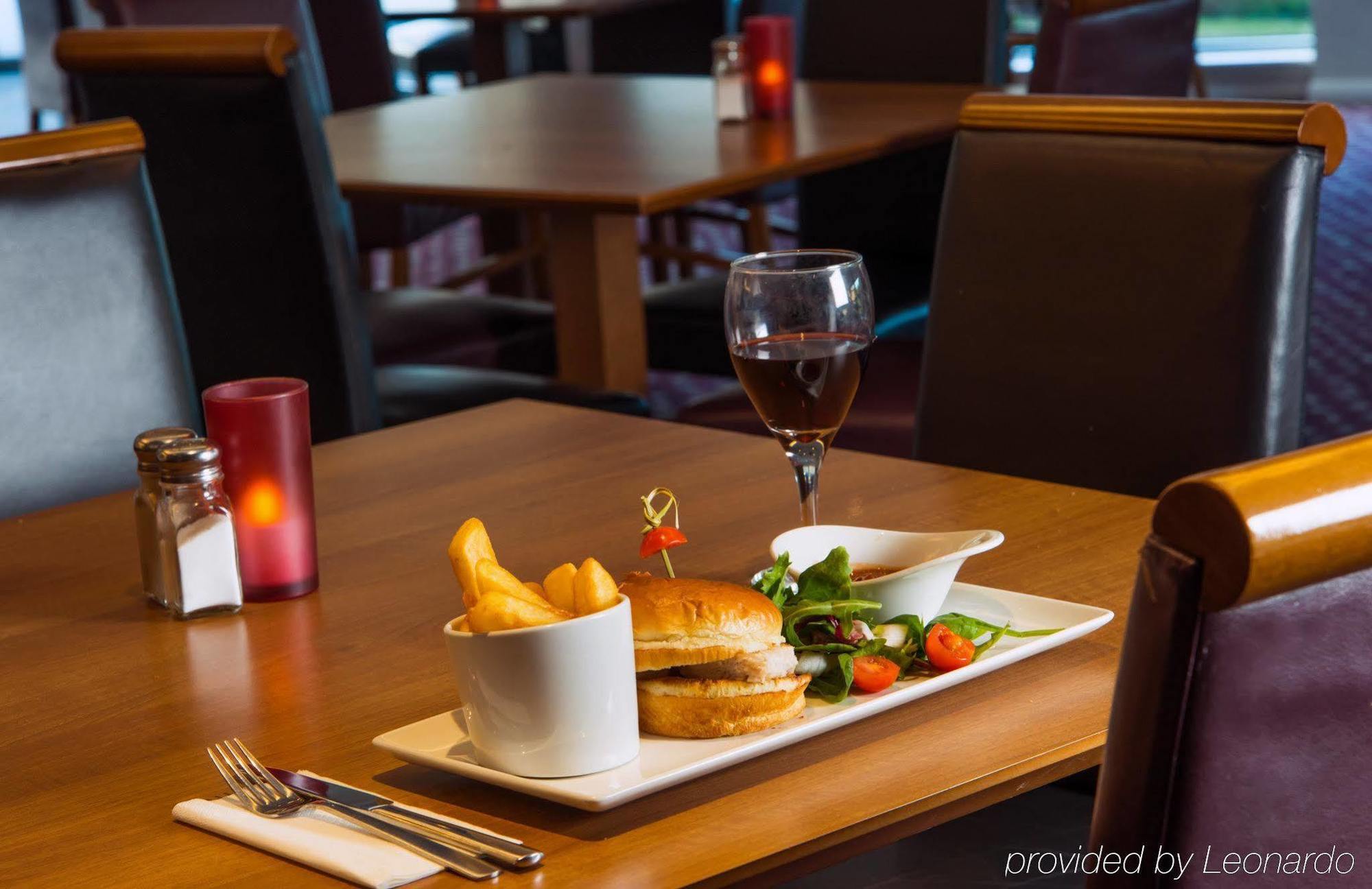 Holiday Inn Express Swansea East By Ihg Dış mekan fotoğraf