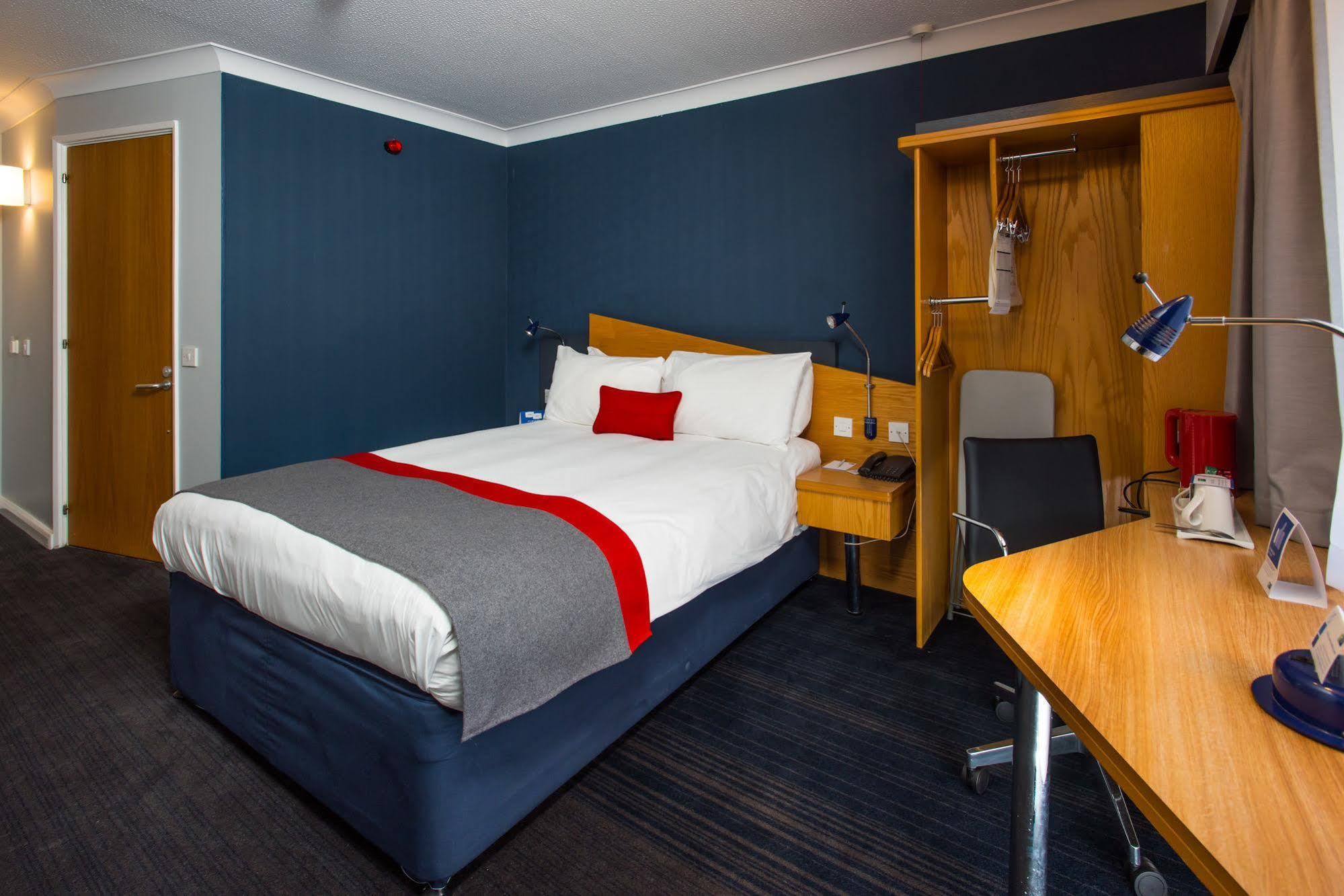 Holiday Inn Express Swansea East By Ihg Dış mekan fotoğraf