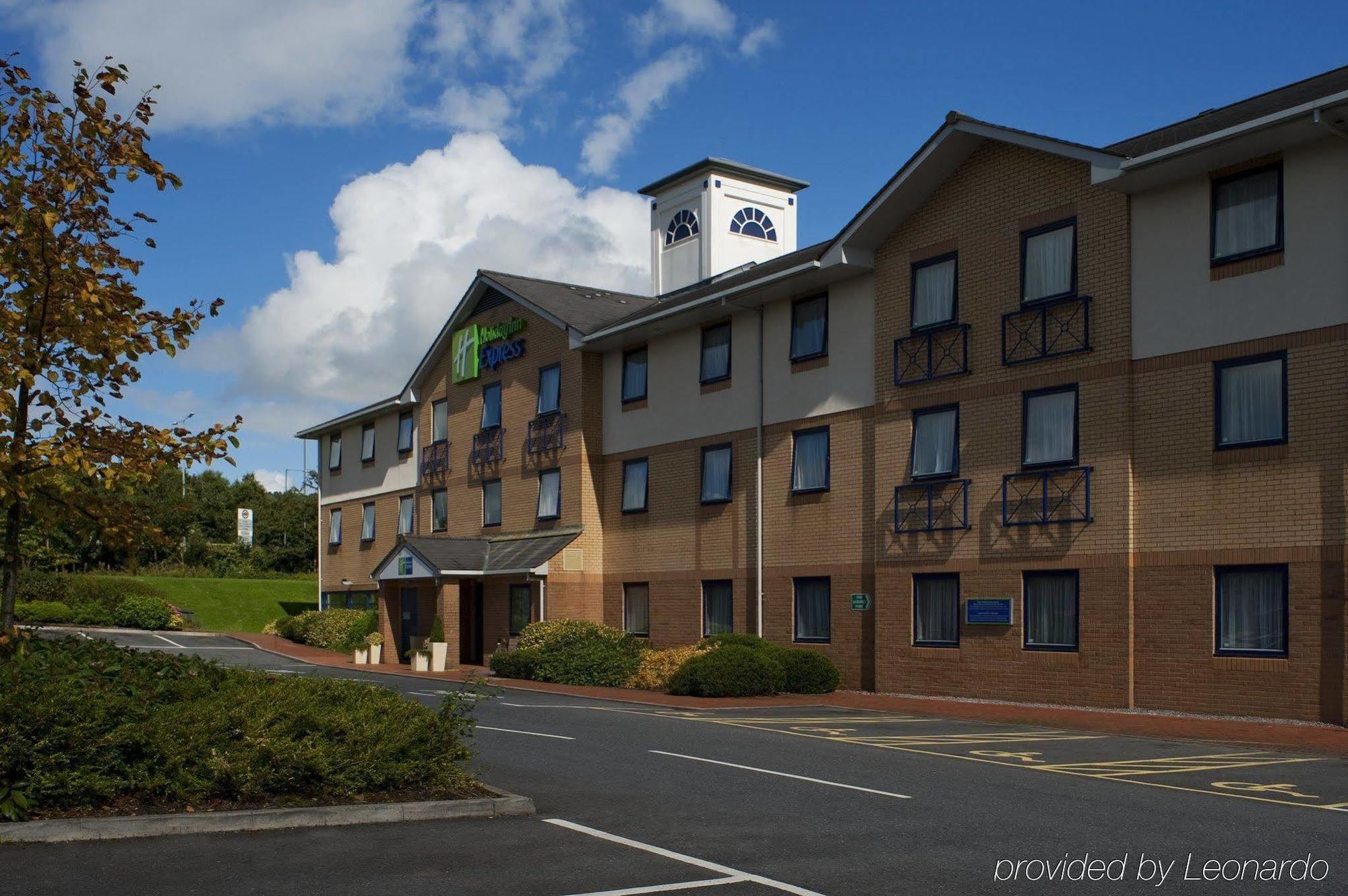 Holiday Inn Express Swansea East By Ihg Dış mekan fotoğraf